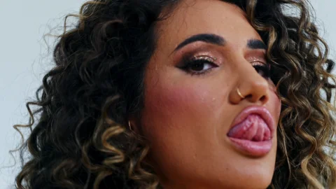 Jonni Darkko: Bukakke-Style Finish for the Voluptuous MILF